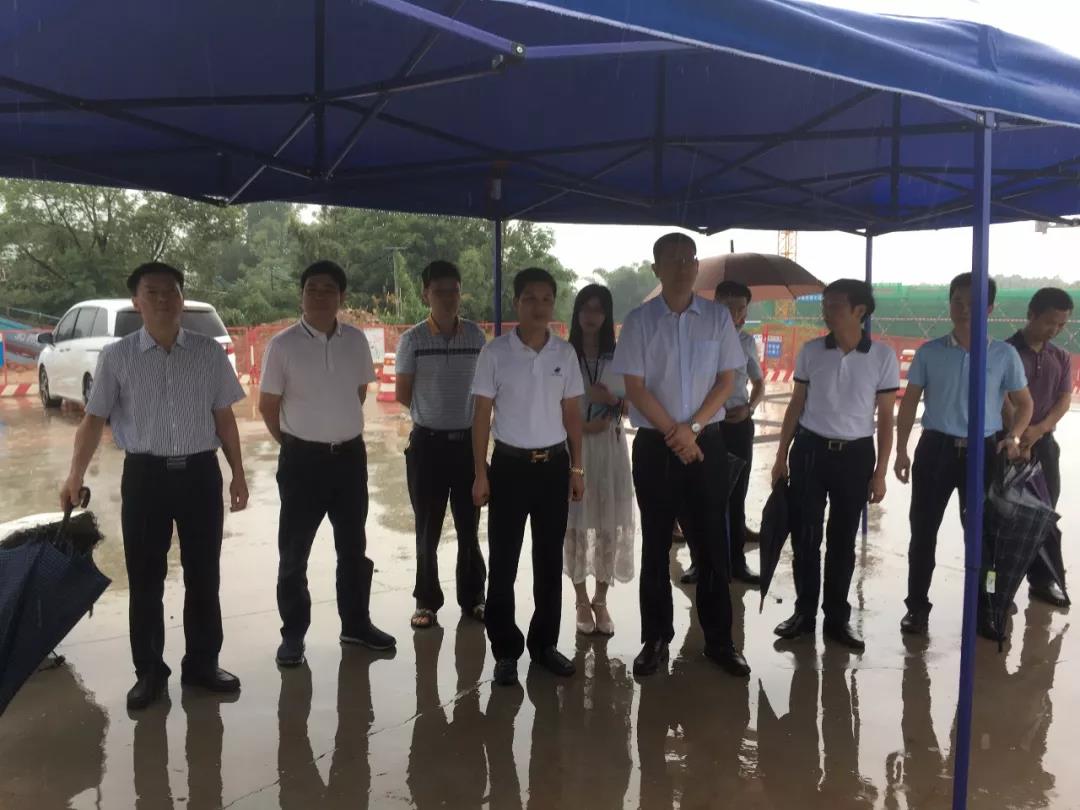 【物流園動態(tài)】河源市副市長邊立明、農(nóng)業(yè)局長葉發(fā)興等有關(guān)部門領(lǐng)導蒞臨綠然燈塔農(nóng)產(chǎn)品物流園調(diào)研