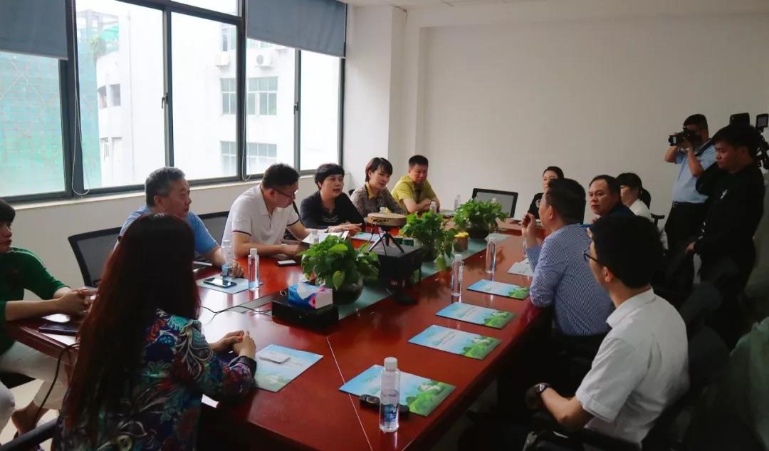 【綠博會動態(tài)】廣西環(huán)江毛南族自治縣政府縣長黃炳峰一行蒞臨綠然農(nóng)業(yè)集團考察指導工作