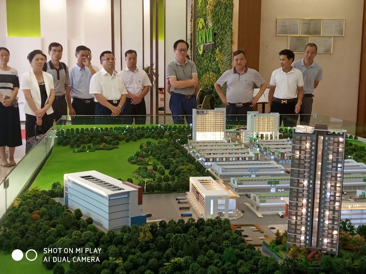 中國工程院院士、省科協(xié)主席陳勇專家團一行蒞臨綠然燈塔農(nóng)產(chǎn)品物流園考察調(diào)研